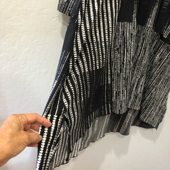 Black and white tunic - Picture 4 of 4